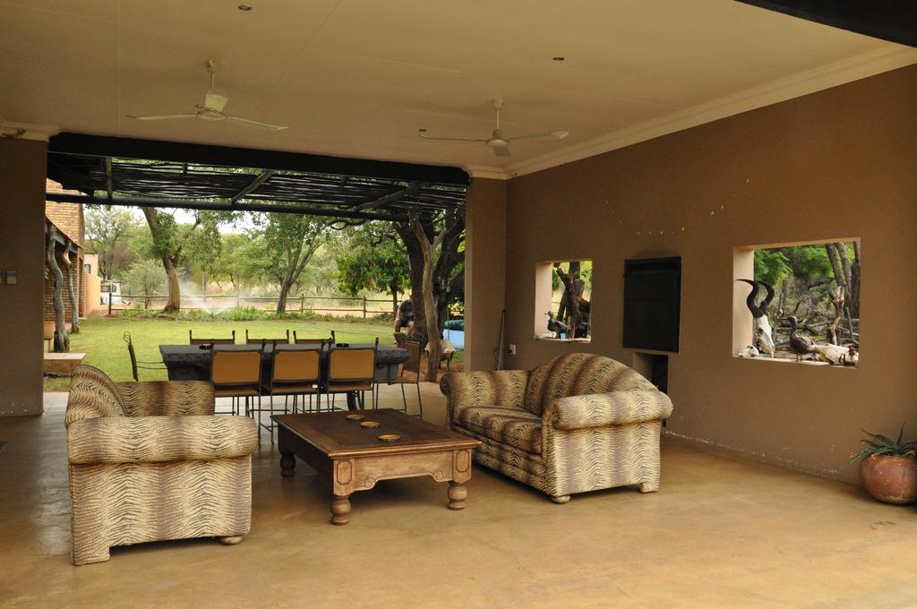 Ukutula Lion Lodge Beestekraal  Bilik gambar