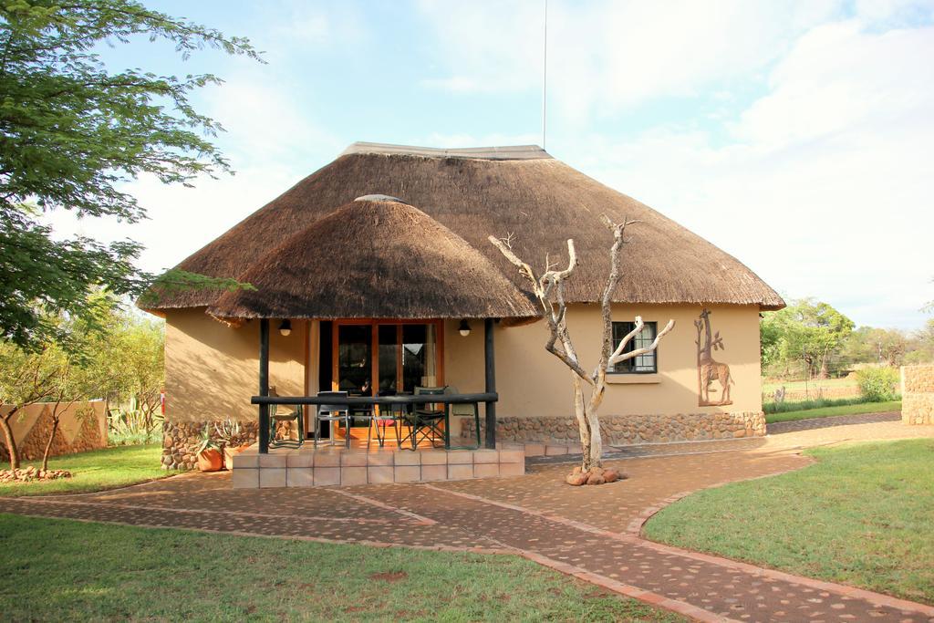 Ukutula Lion Lodge Beestekraal  Bilik gambar